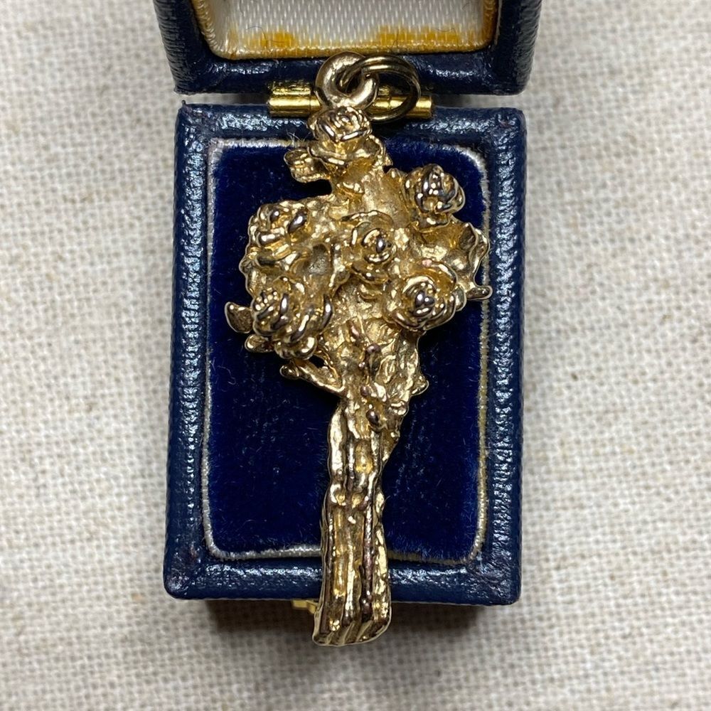 💛 Yellow Gold Plated Bouquet Of Roses Pendant
